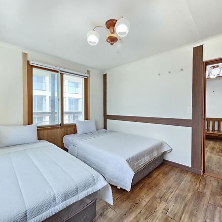 Seongsan Sunrise Pension Согвіпо Екстер'єр фото