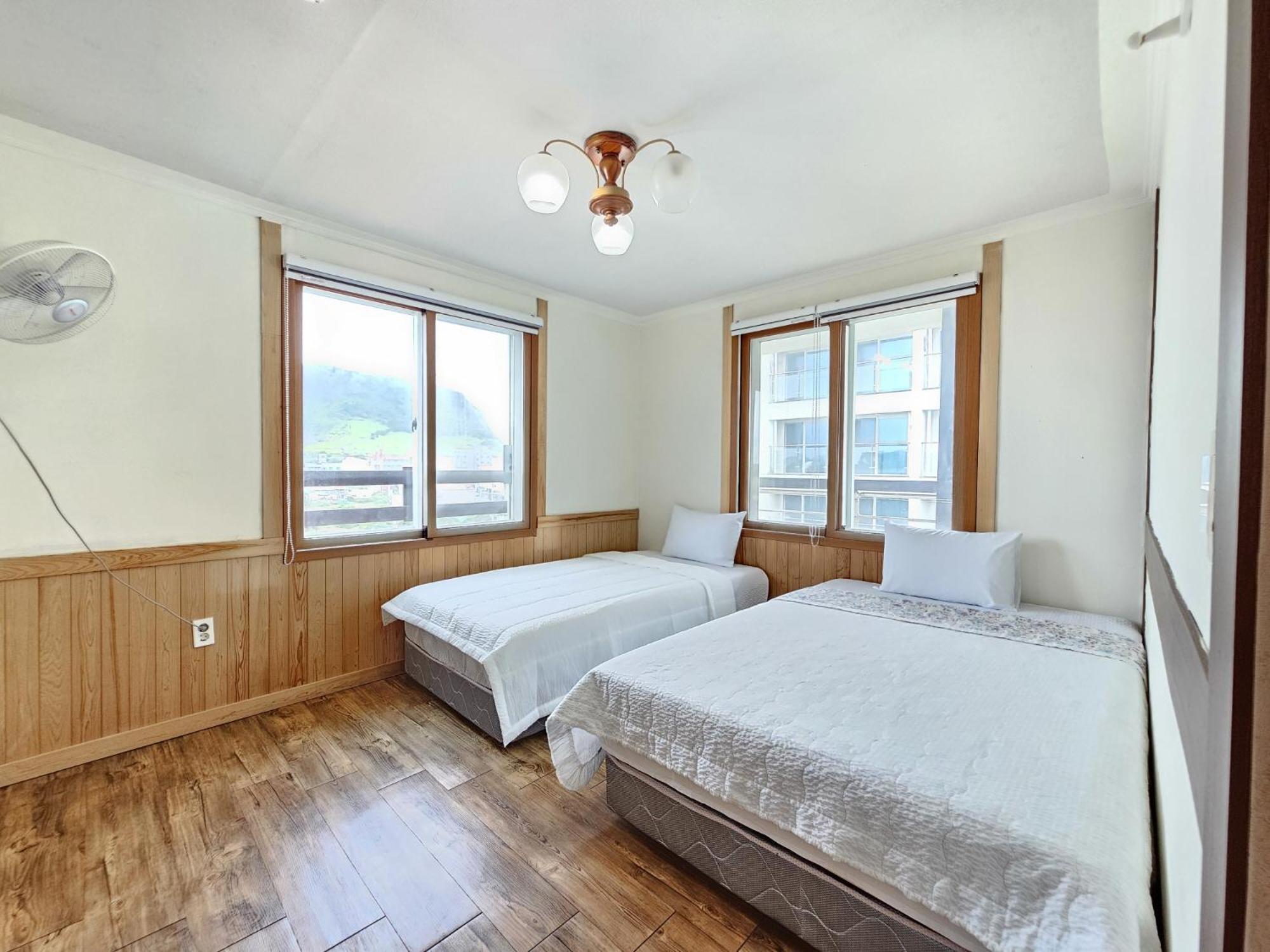 Seongsan Sunrise Pension Согвіпо Екстер'єр фото