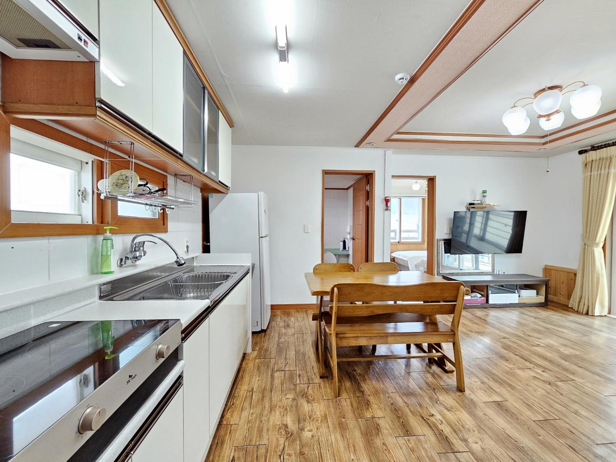 Seongsan Sunrise Pension Согвіпо Екстер'єр фото